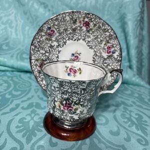 Elizabethan Fine Bone China Teacup & Saucer England